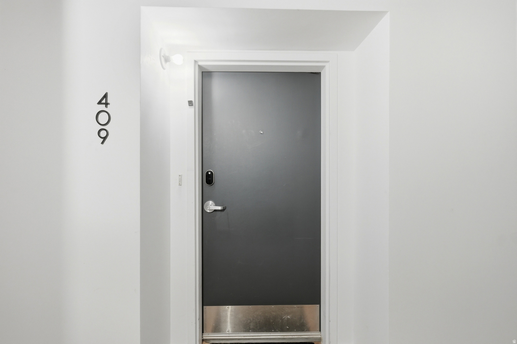 BROADWAY LOFTS - Residential