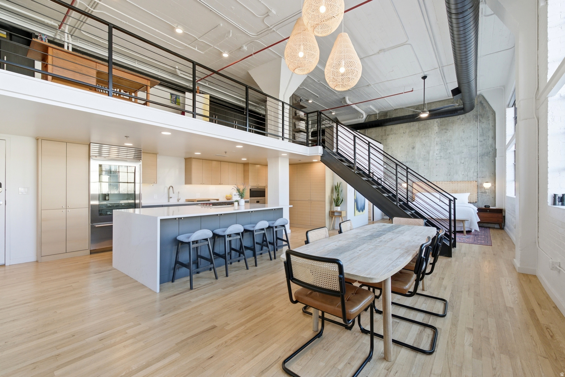 BROADWAY LOFTS - Residential