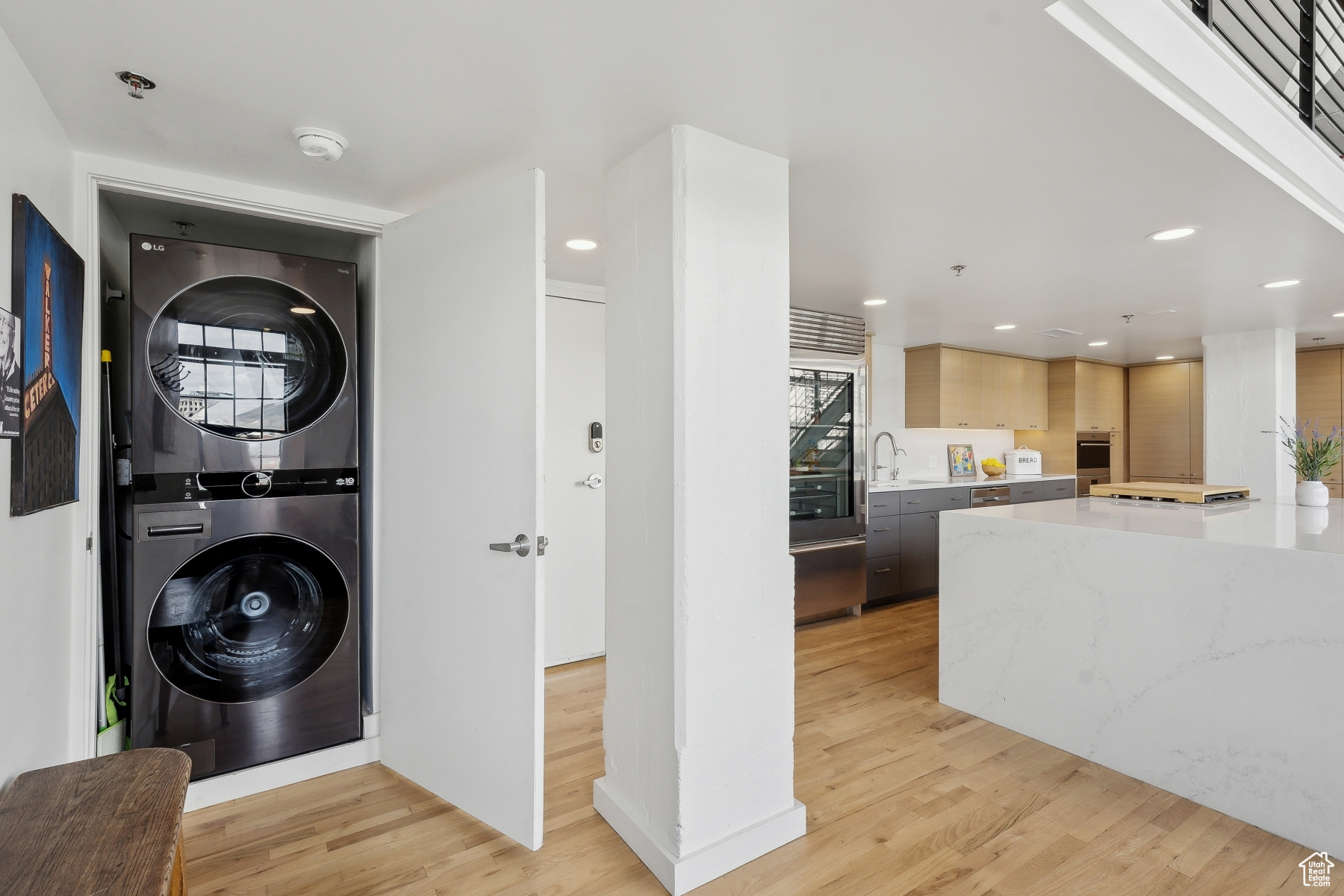 BROADWAY LOFTS - Residential