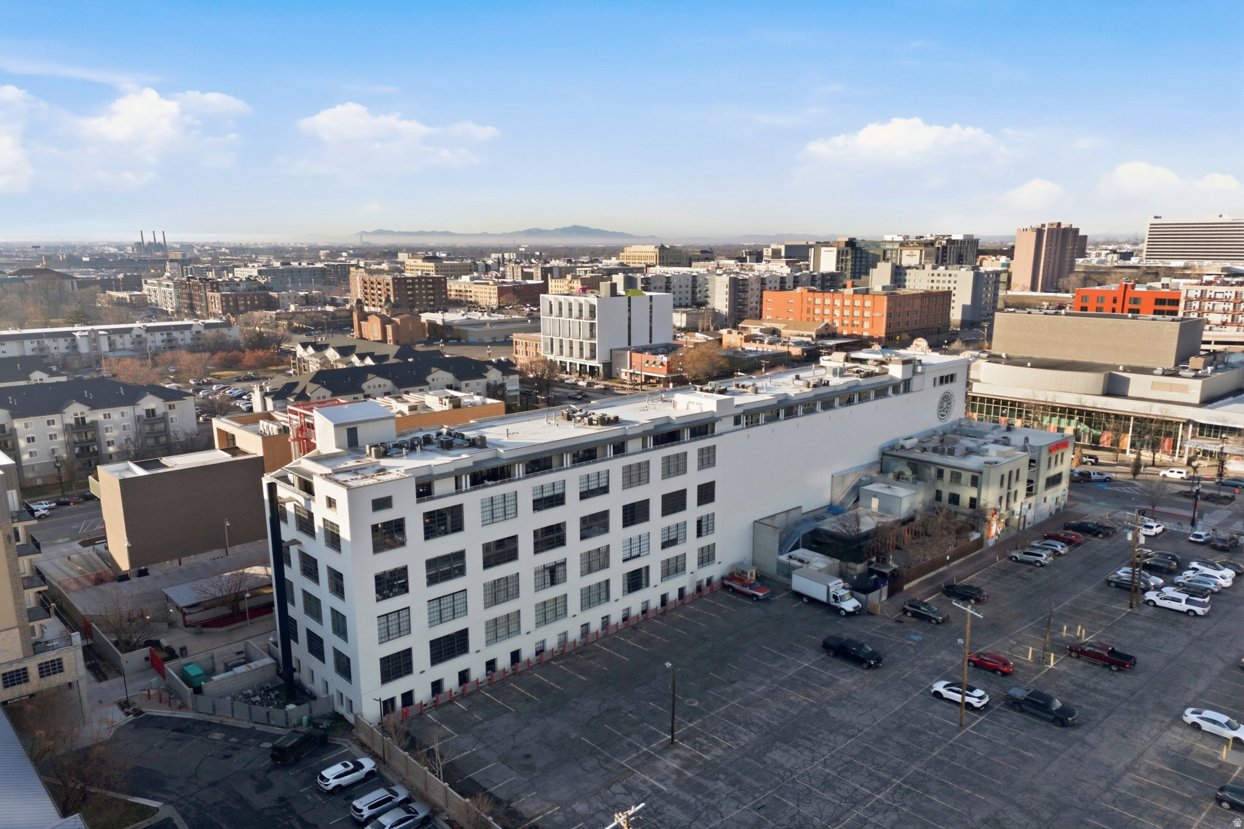 BROADWAY LOFTS - Residential