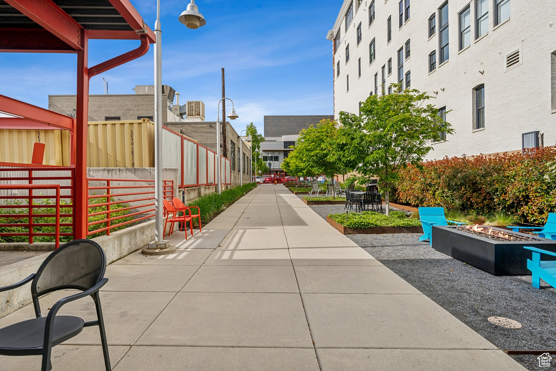 BROADWAY LOFTS - Residential