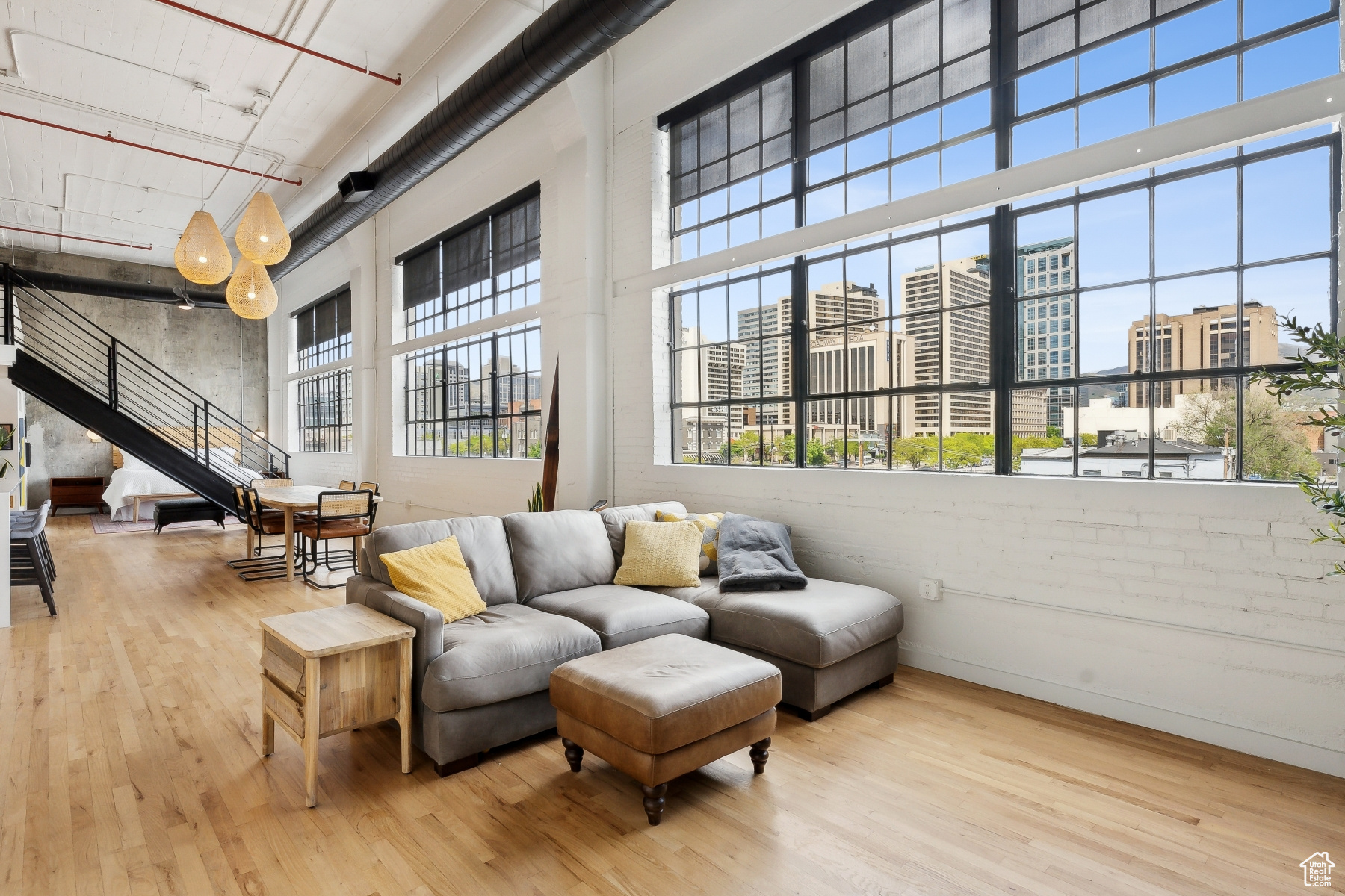 BROADWAY LOFTS - Residential