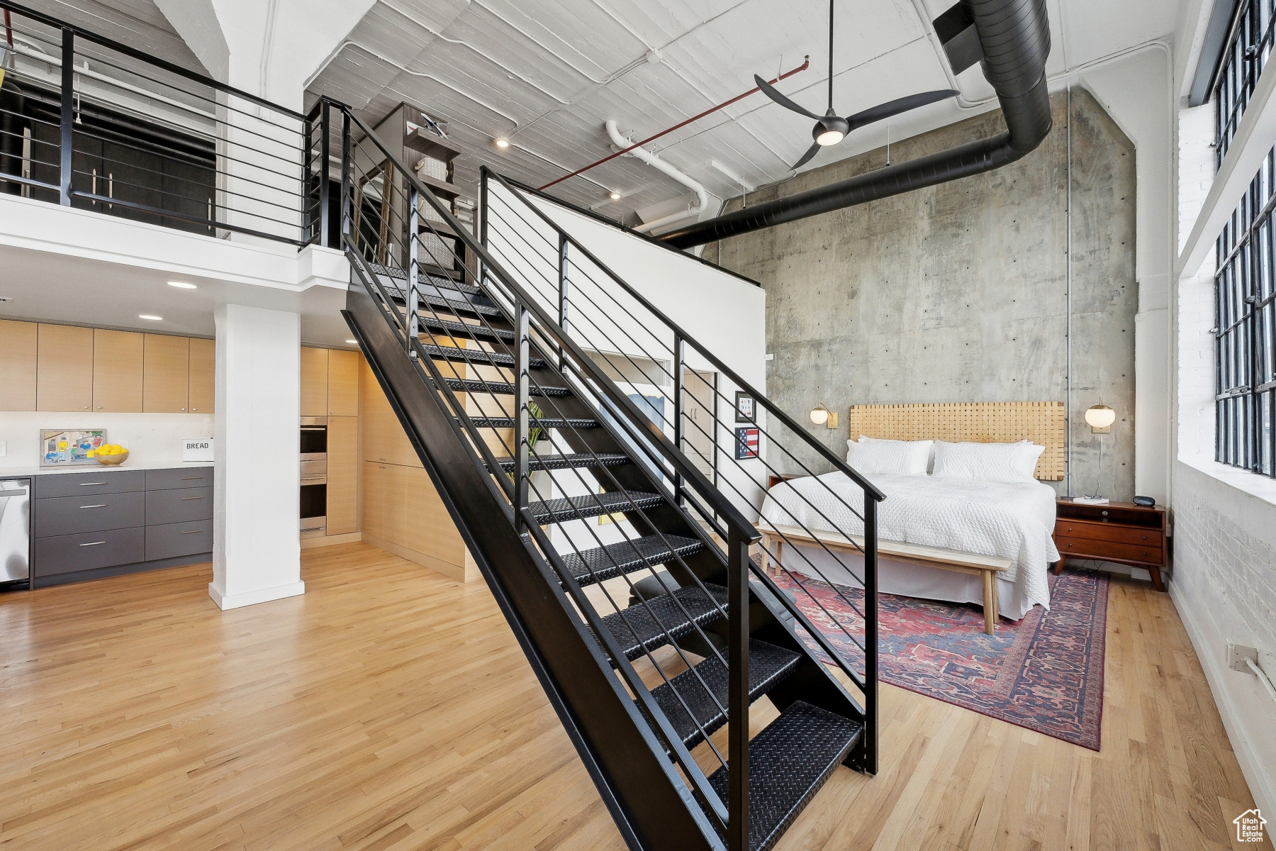 BROADWAY LOFTS - Residential