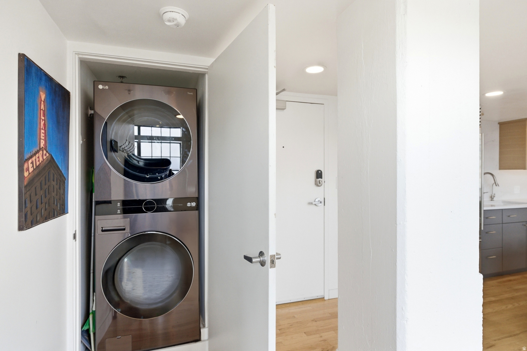 BROADWAY LOFTS - Residential