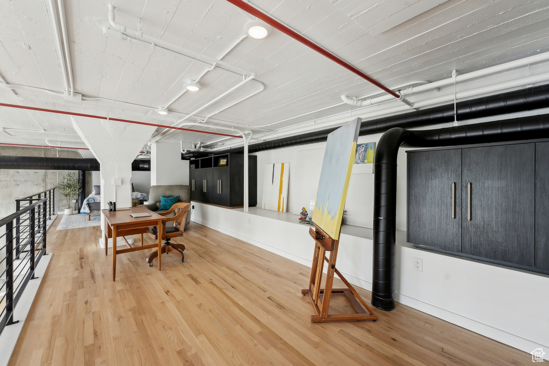 BROADWAY LOFTS - Residential