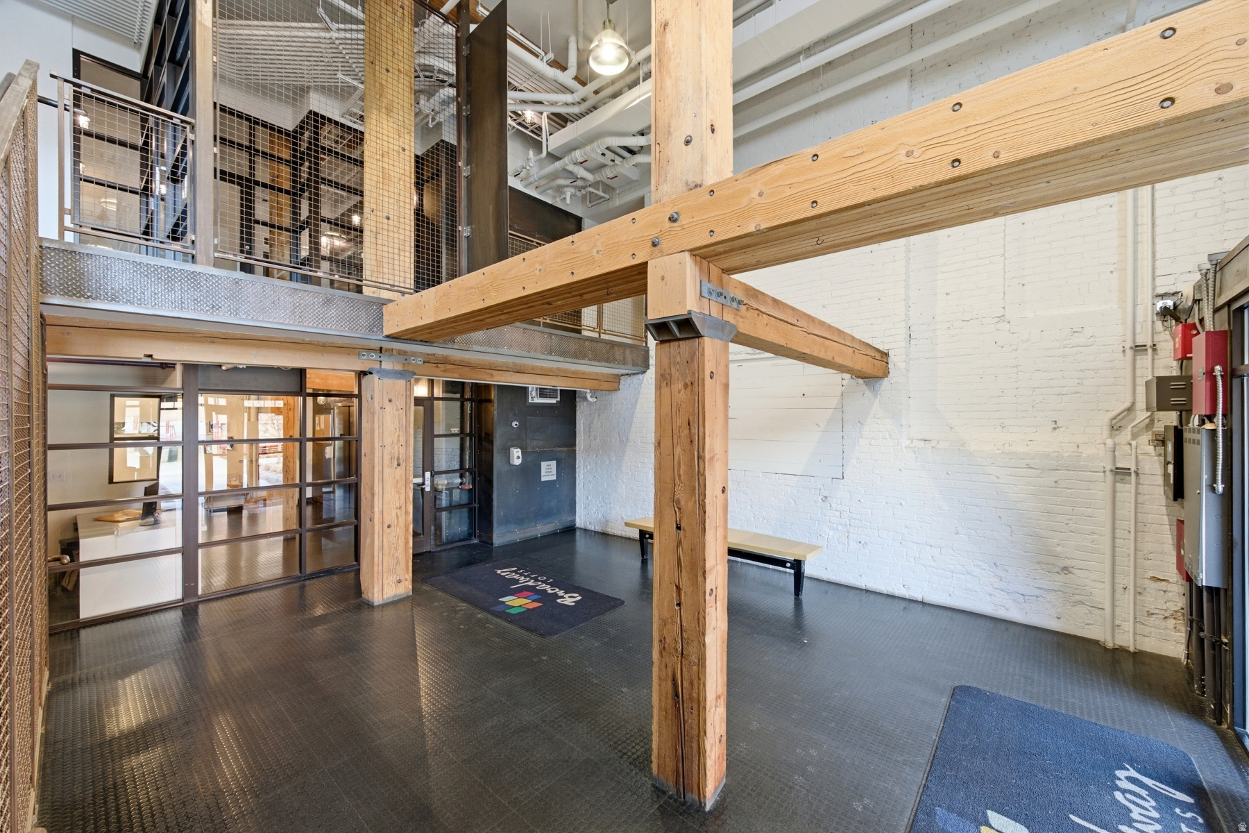 BROADWAY LOFTS - Residential