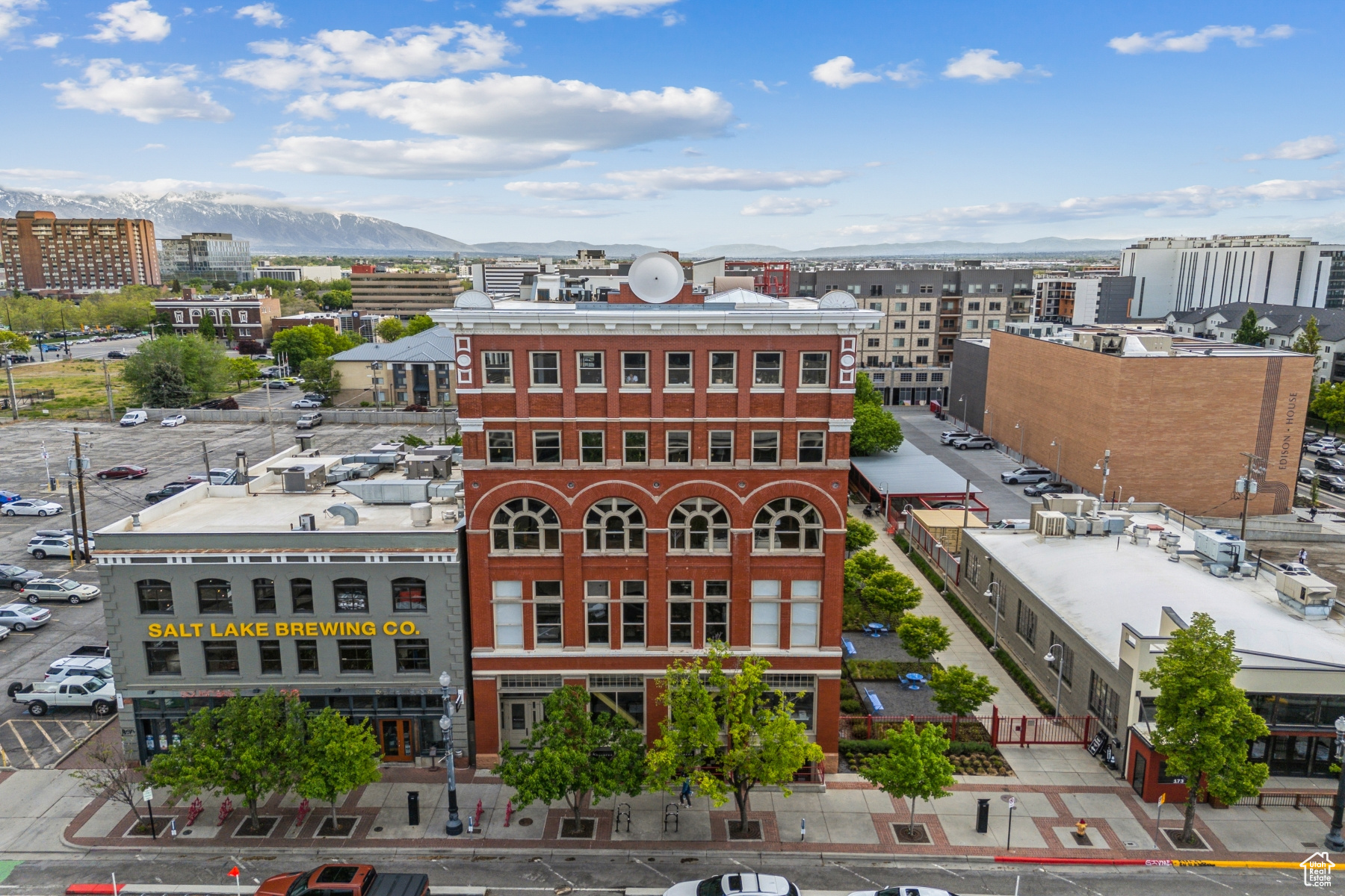BROADWAY LOFTS - Residential