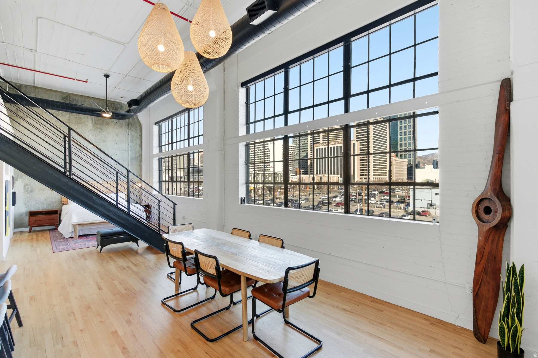 BROADWAY LOFTS - Residential