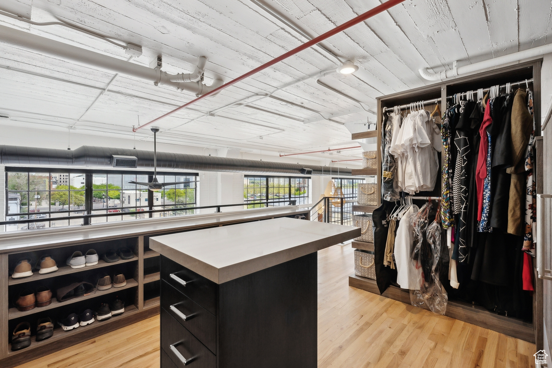 BROADWAY LOFTS - Residential