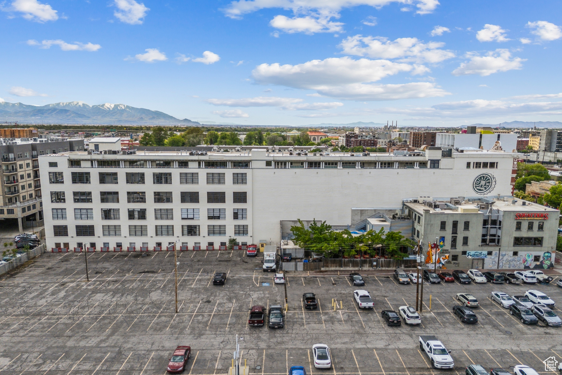 BROADWAY LOFTS - Residential