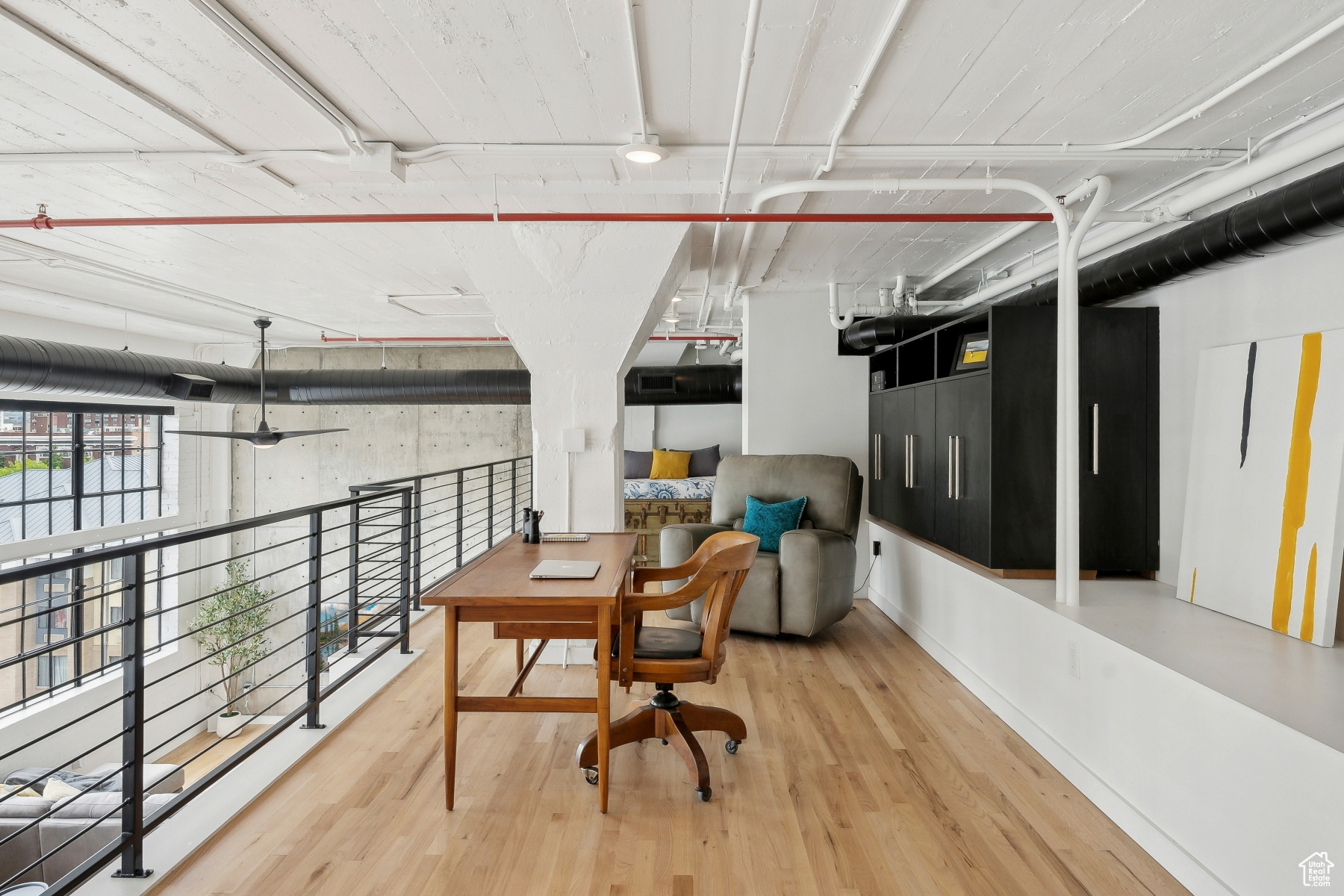 BROADWAY LOFTS - Residential