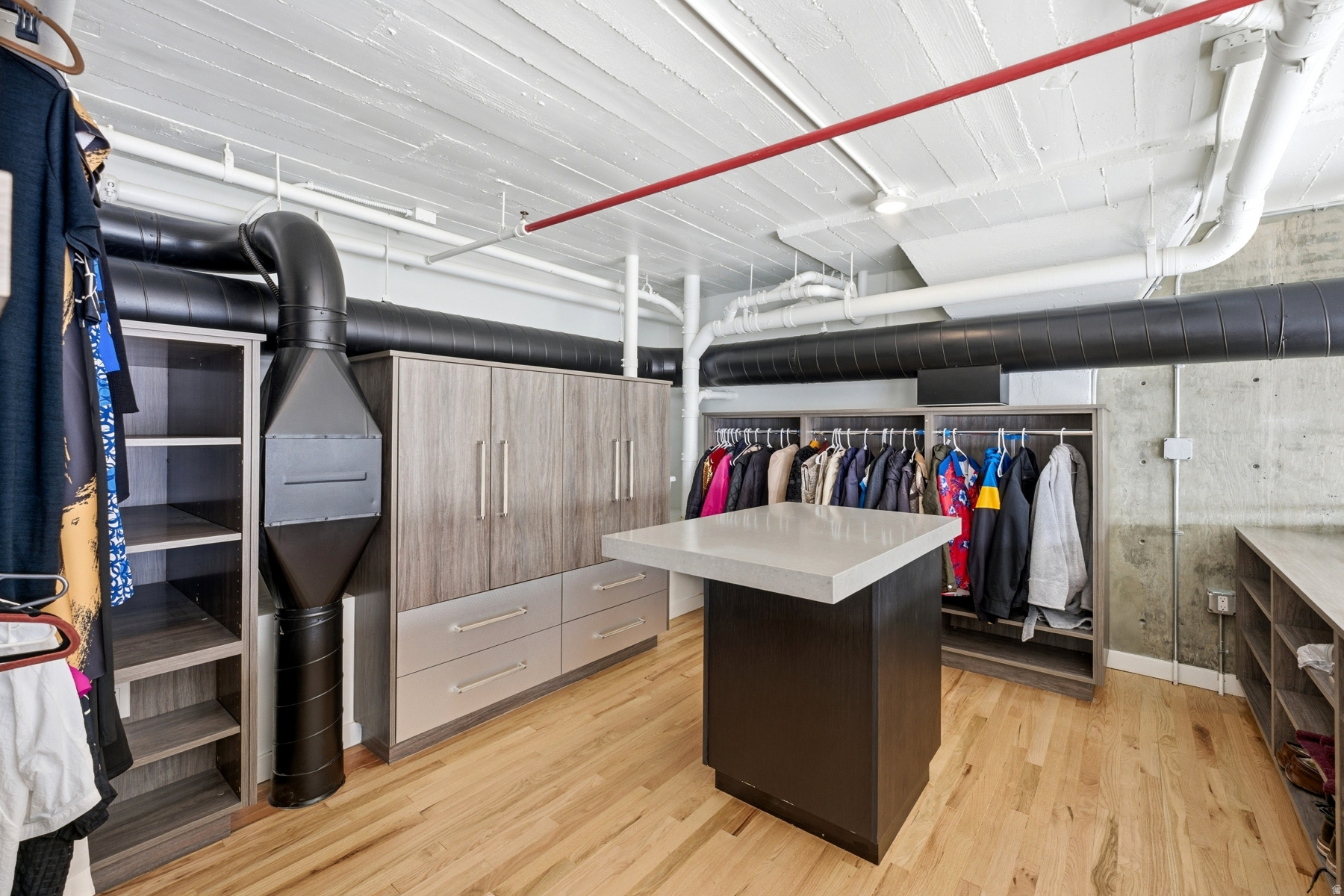 BROADWAY LOFTS - Residential