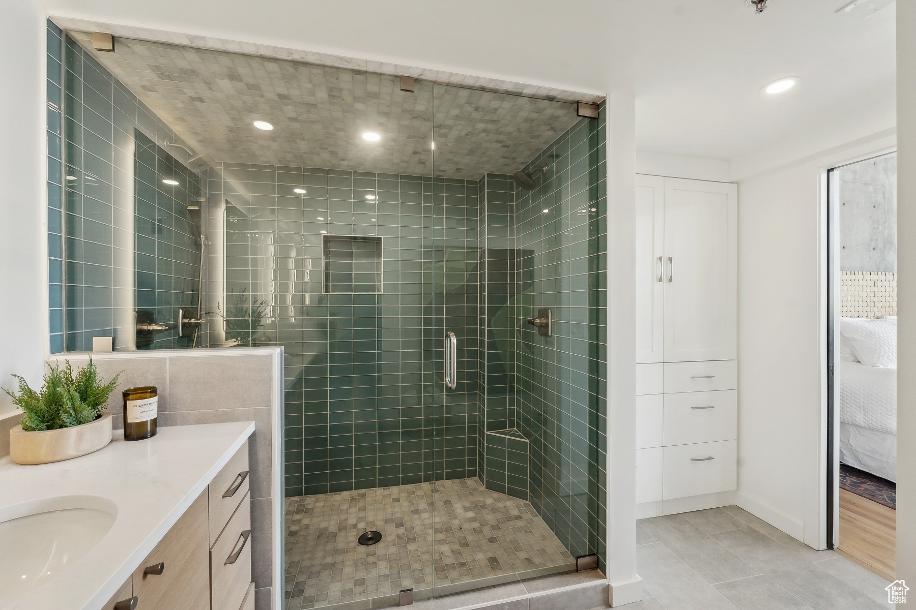 BROADWAY LOFTS - Residential