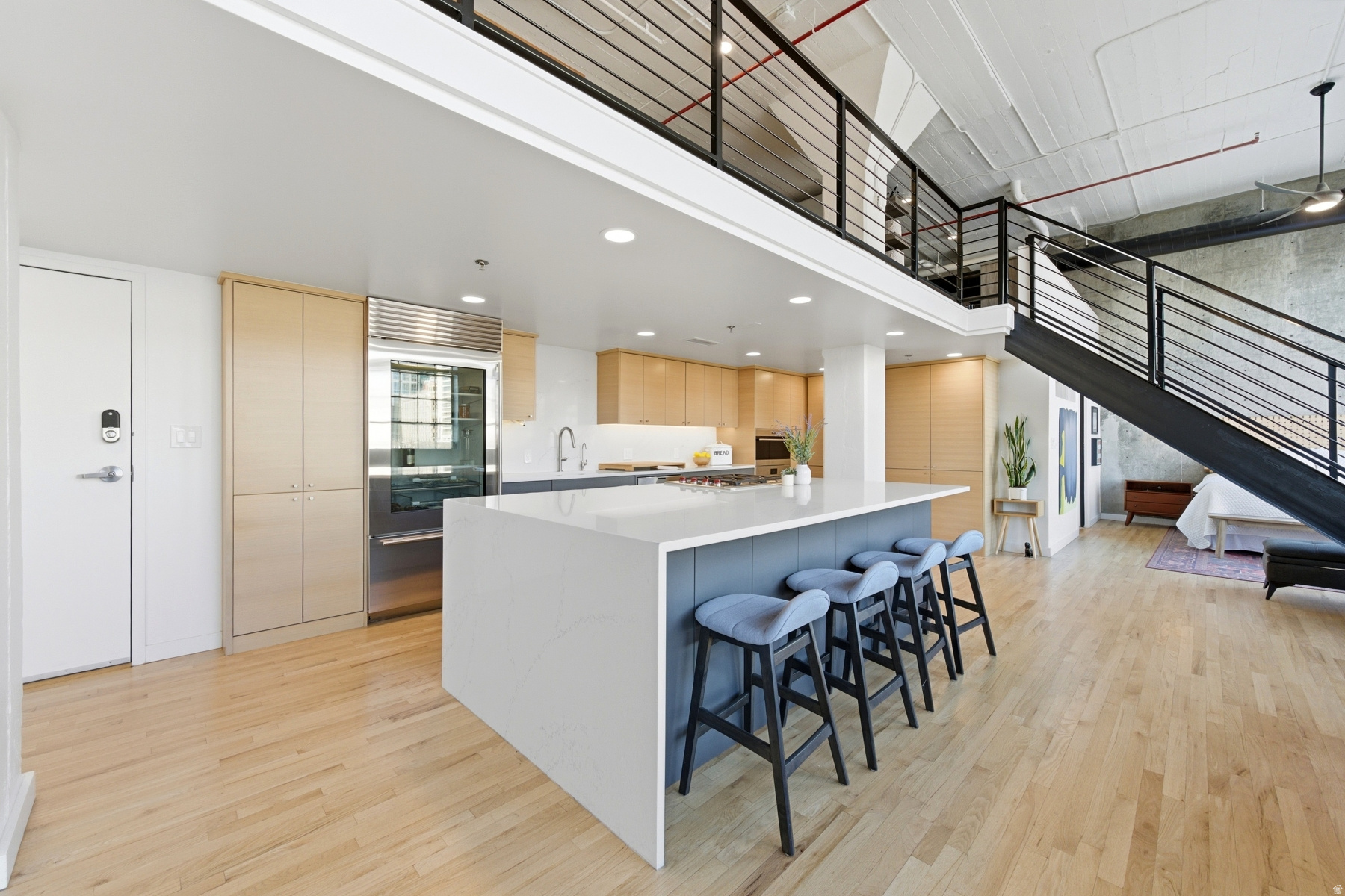 BROADWAY LOFTS - Residential