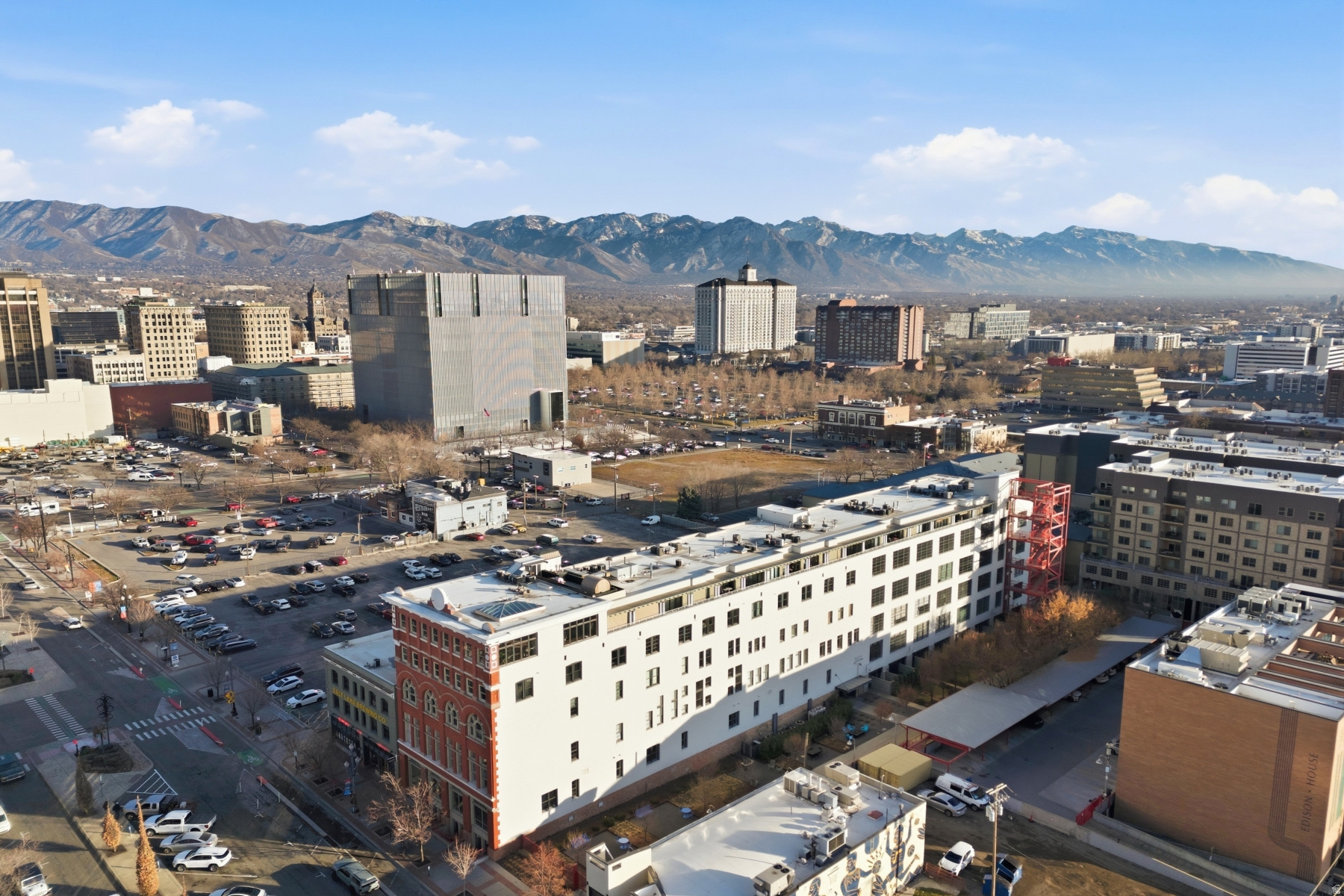 BROADWAY LOFTS - Residential