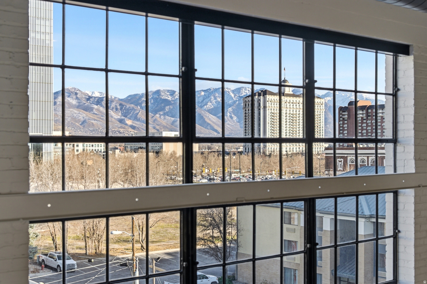 BROADWAY LOFTS - Residential