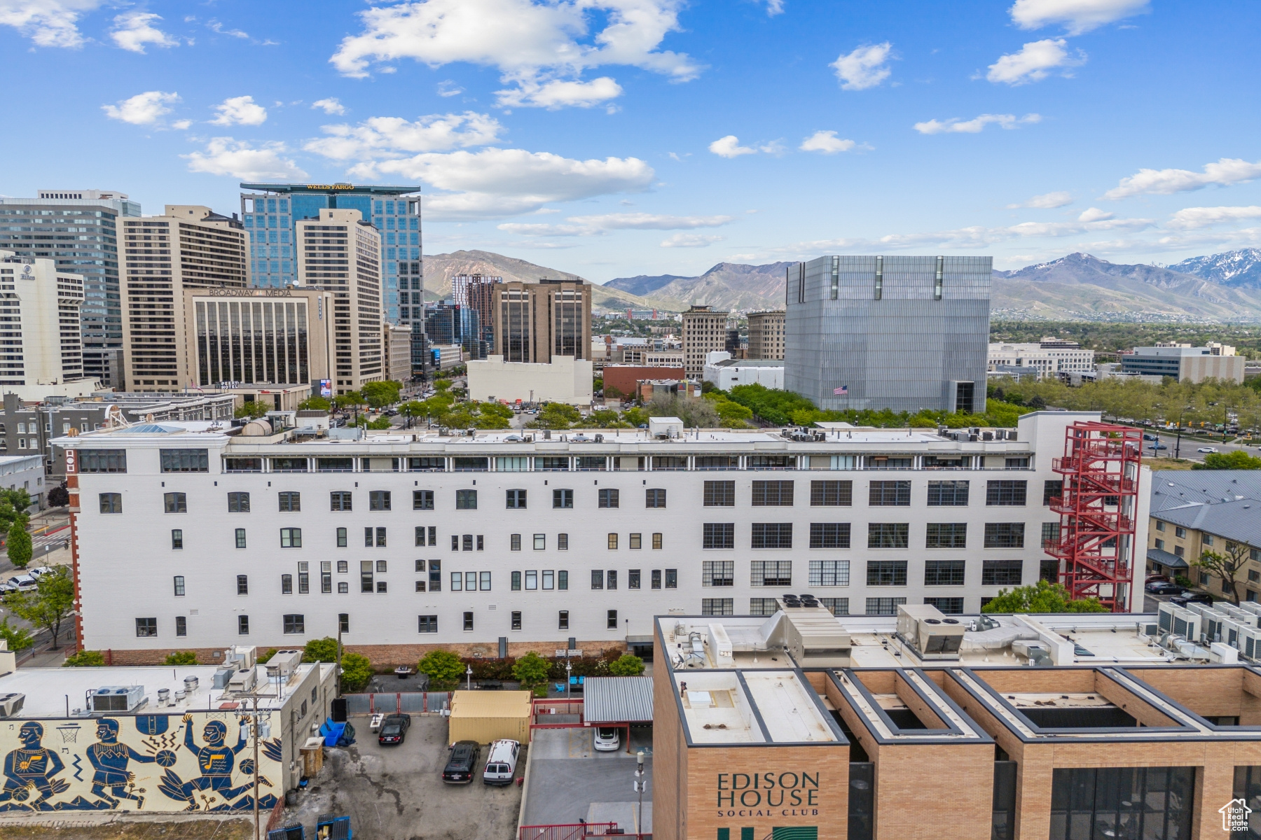 BROADWAY LOFTS - Residential