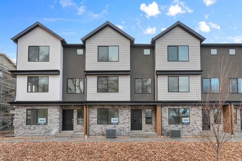 Townhouse For Sale - 446 E 1435 St #126<br/> Ogden, UT 84404