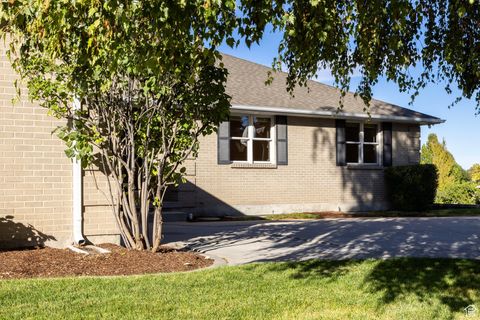 Tiny photo for 4340 S LYNNE LN, Holladay, UT 84124 (MLS # 2110993)