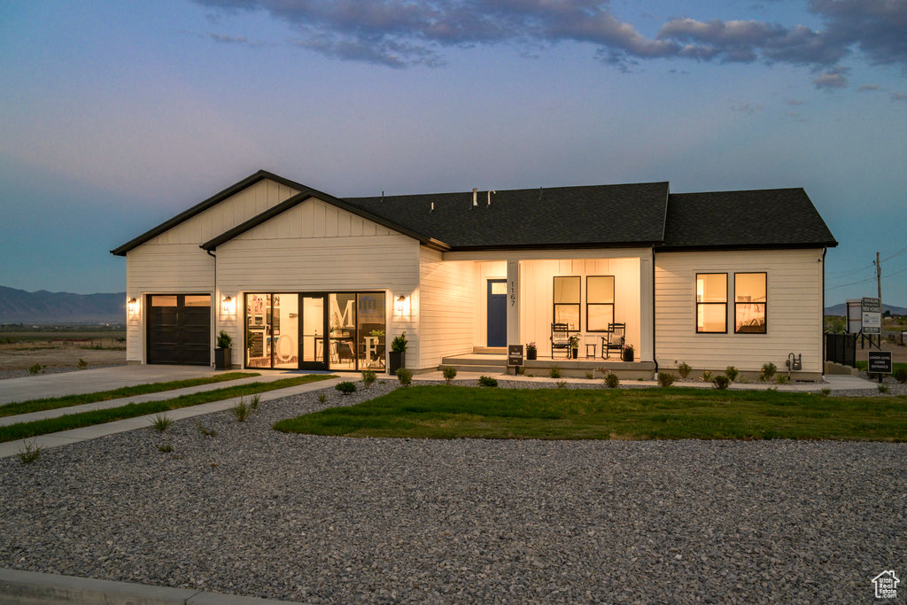 Brand New Homes in Grantsville City! This "To Be Built" William plan offers a 3 car garage, spacious rooms, grand owner en suite bathroom, large closets and open spaces. The unfinished basement has option to have separate basement entrance perfect for a future attached ADU. Large Lots ranging from 3/4 acre to an acre are available to build on. (Photos from a Decorated Model)