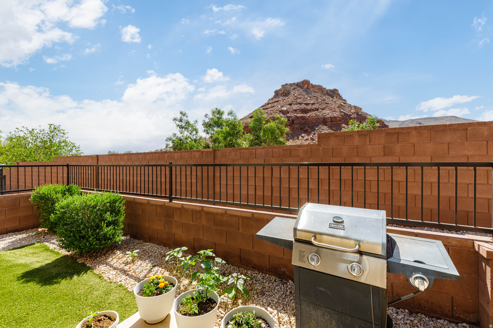 DESERT BLUFF AT DESERT CANYONS TOWNHOMES - Residential