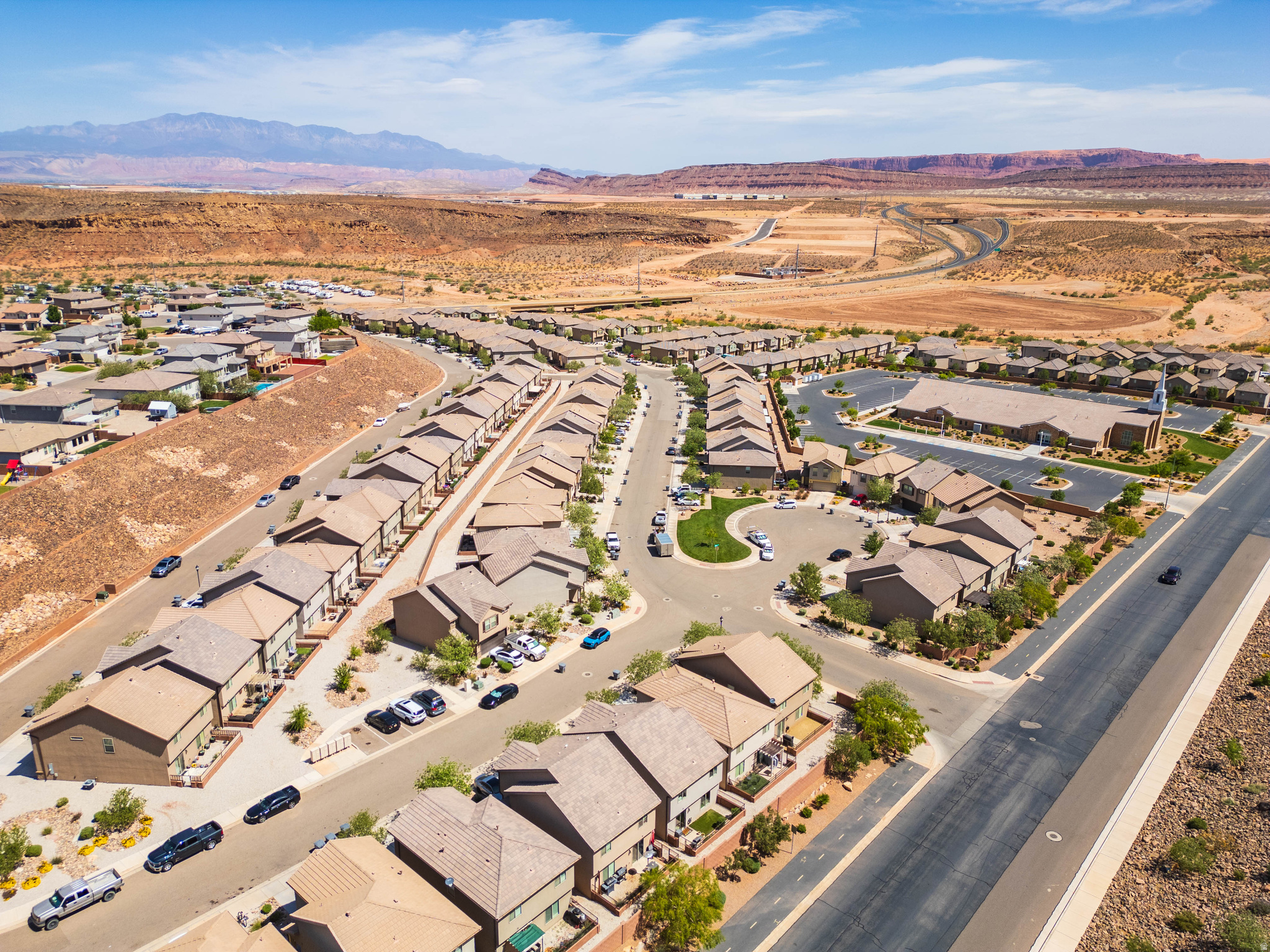 DESERT BLUFF AT DESERT CANYONS TOWNHOMES - Residential