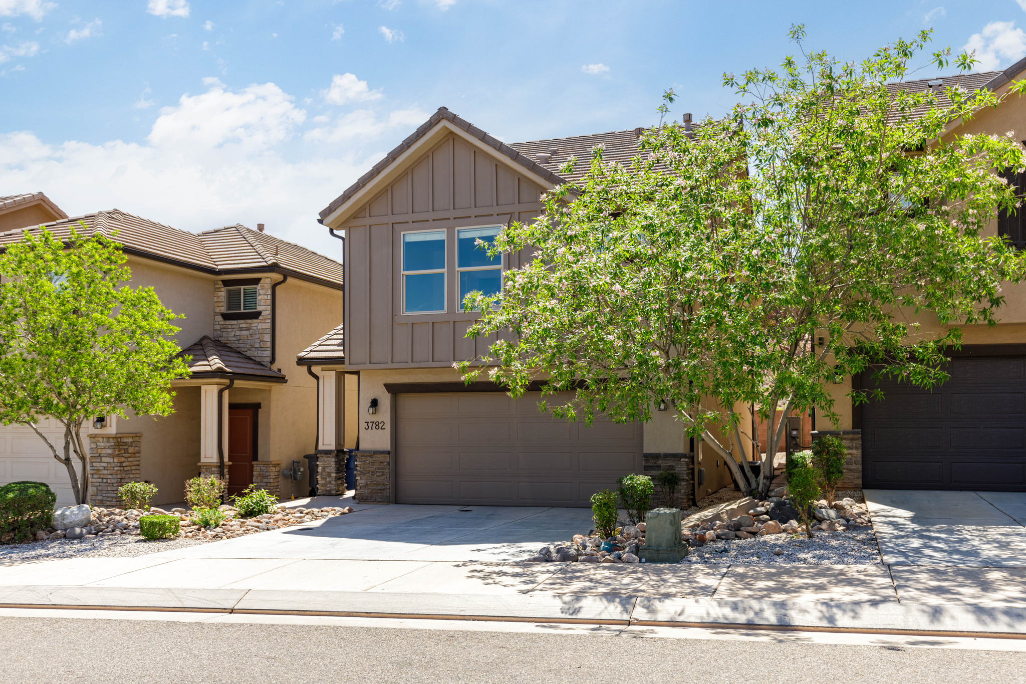 DESERT BLUFF AT DESERT CANYONS TOWNHOMES - Residential