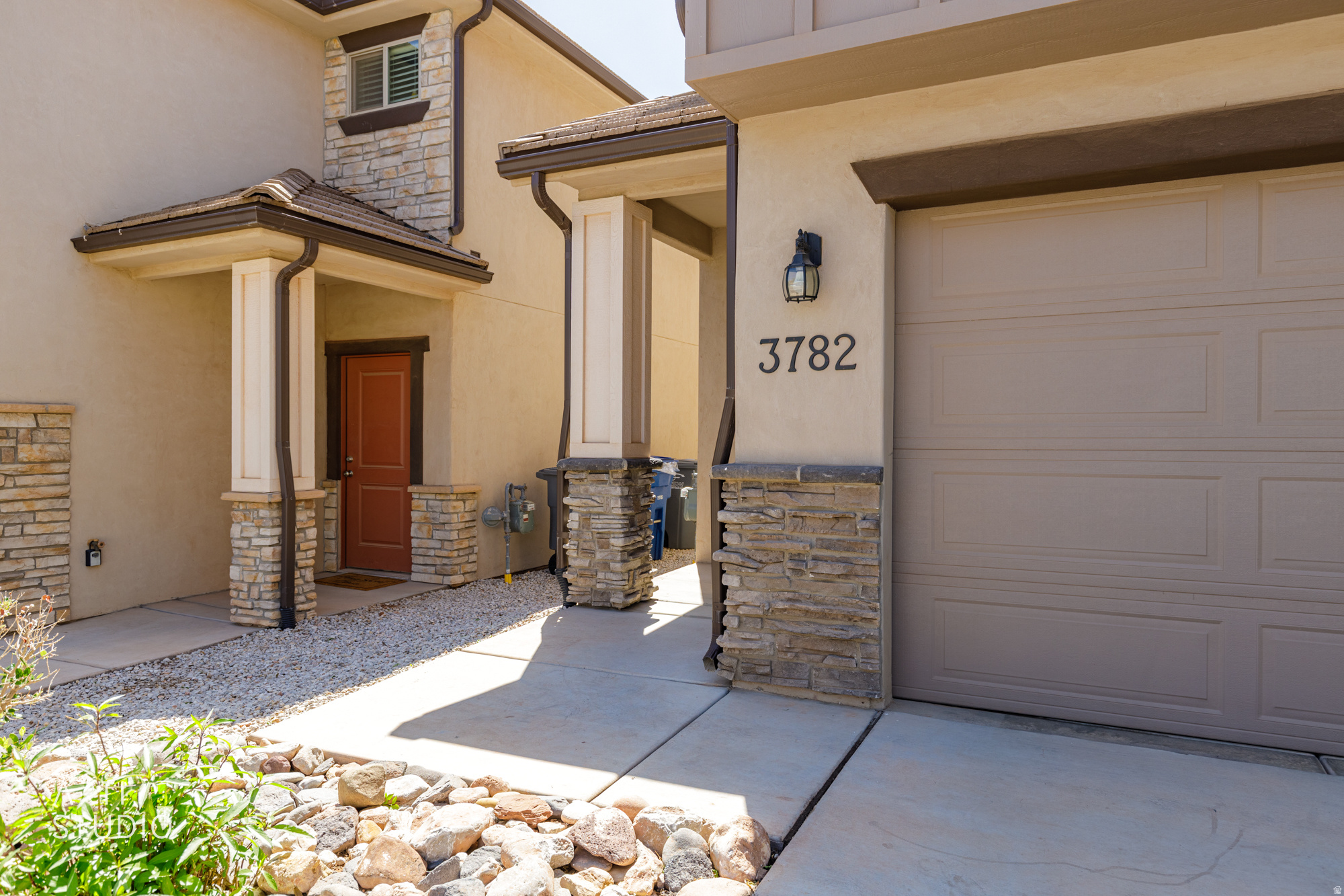 DESERT BLUFF AT DESERT CANYONS TOWNHOMES - Residential