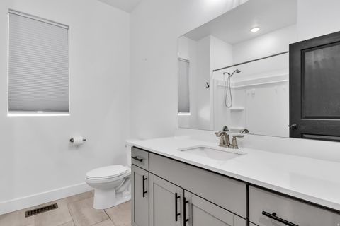 Tiny photo for 674 S MEADE ST, Mapleton, UT 84664 (MLS # 2136275)