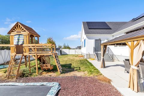 Tiny photo for 674 S MEADE ST, Mapleton, UT 84664 (MLS # 2136275)