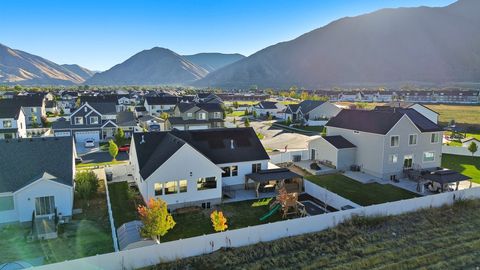 Tiny photo for 674 S MEADE ST, Mapleton, UT 84664 (MLS # 2136275)