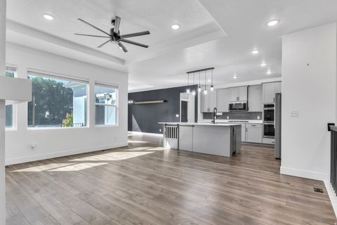 Tiny photo for 674 S MEADE ST, Mapleton, UT 84664 (MLS # 2136275)