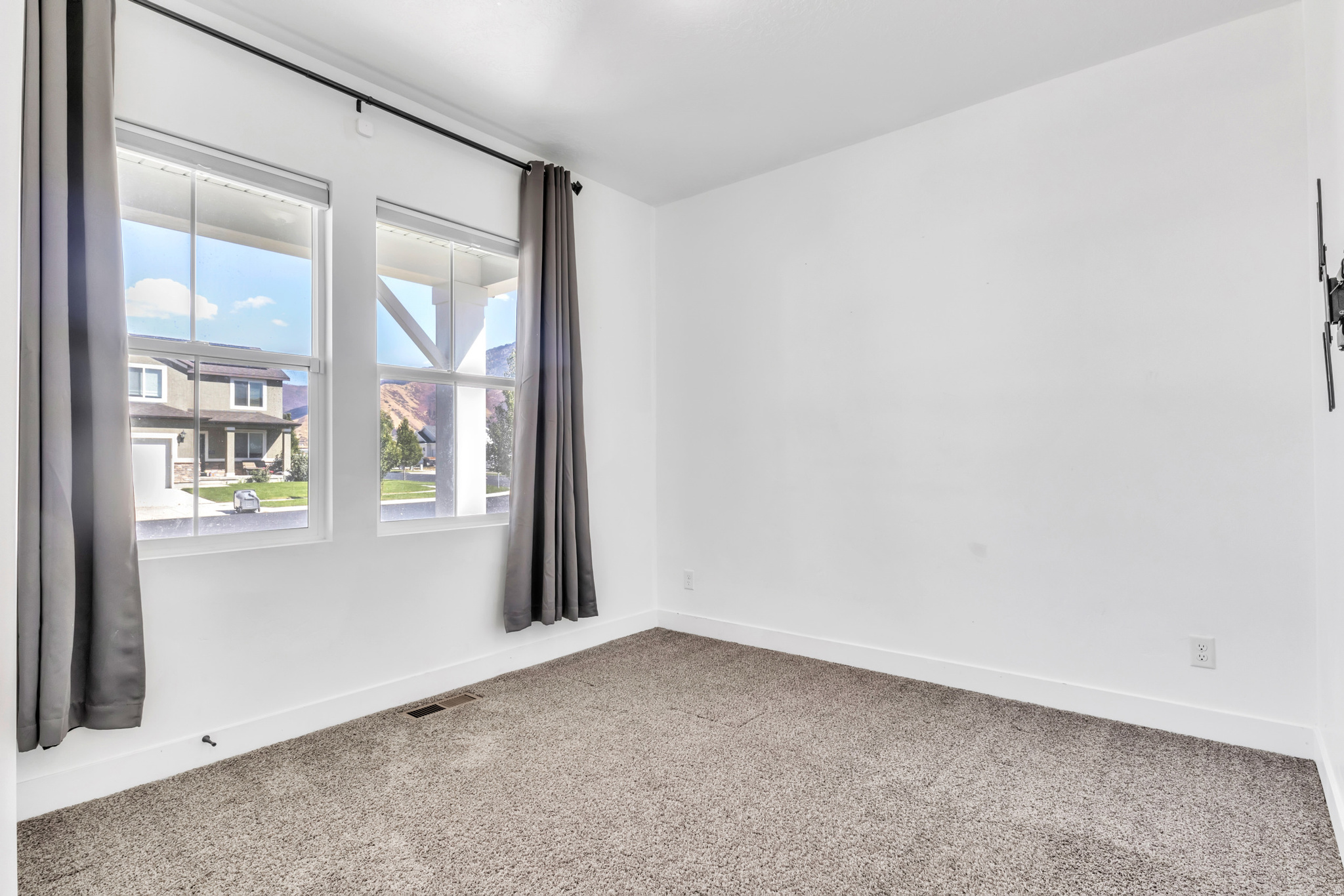 MAPLETON GROVE - Residential