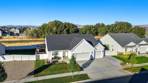 Tiny photo for 674 S MEADE ST, Mapleton, UT 84664 (MLS # 2136275)