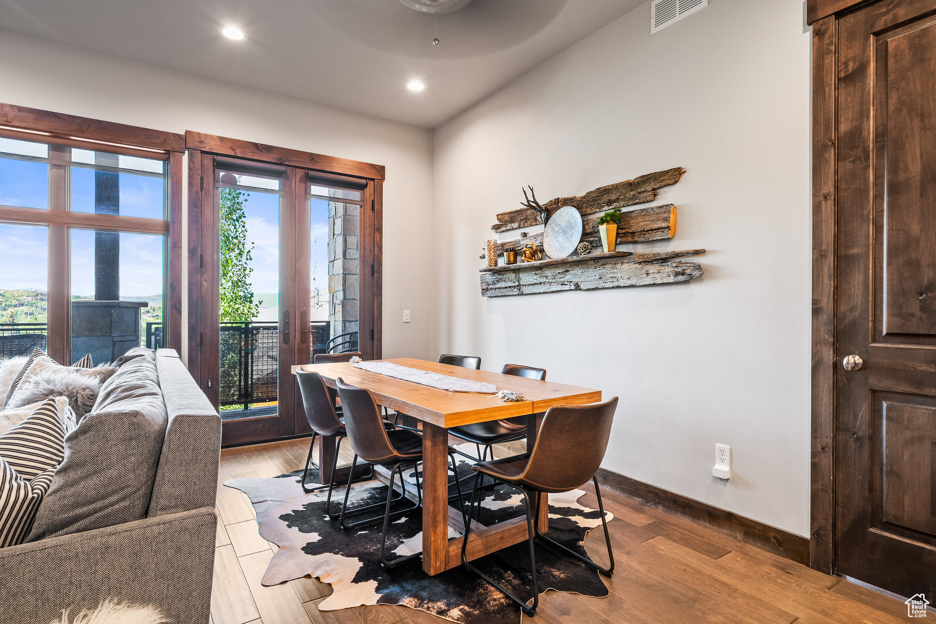 BLACKSTONE RESIDENCE - Residential