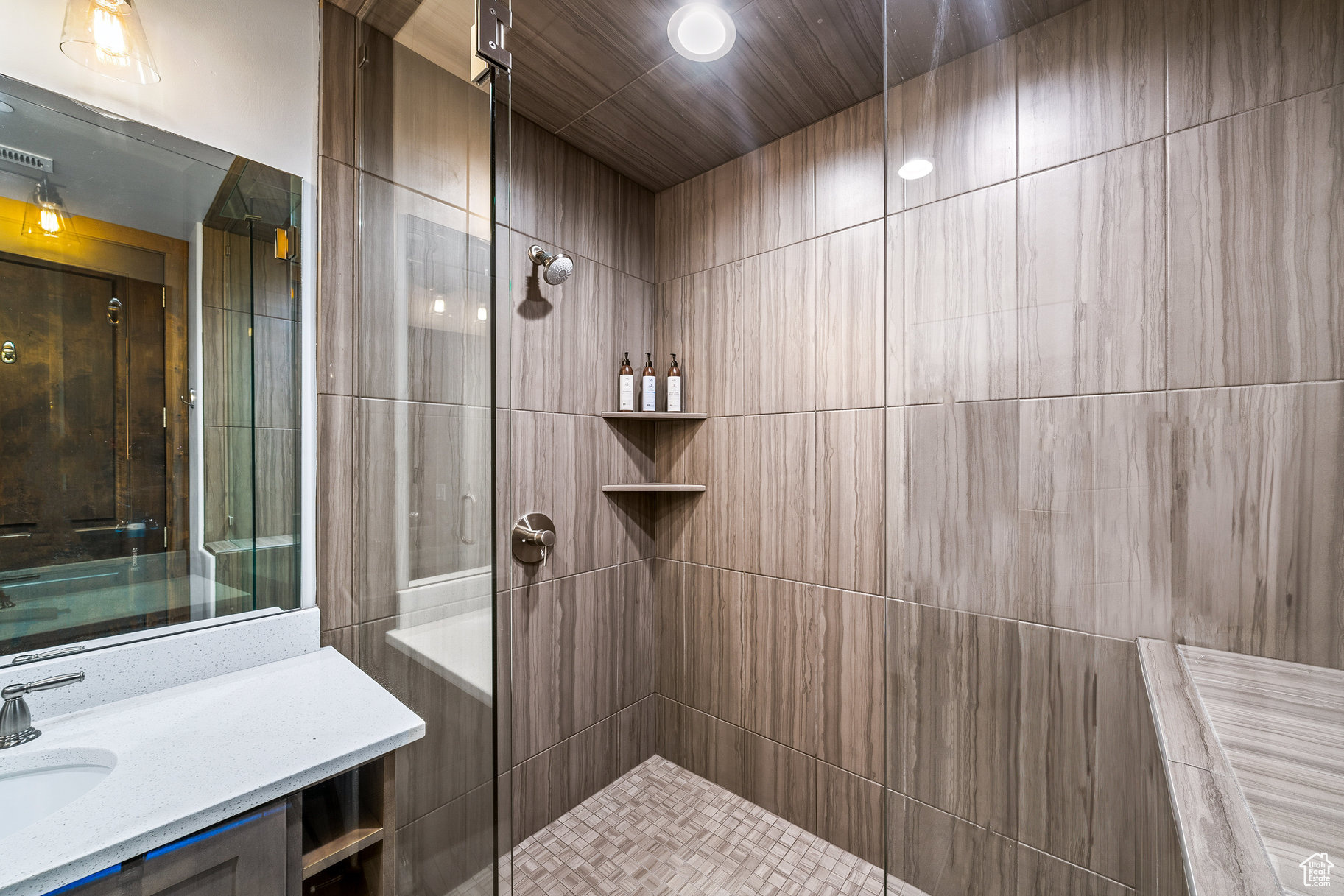 BLACKSTONE RESIDENCE - Residential