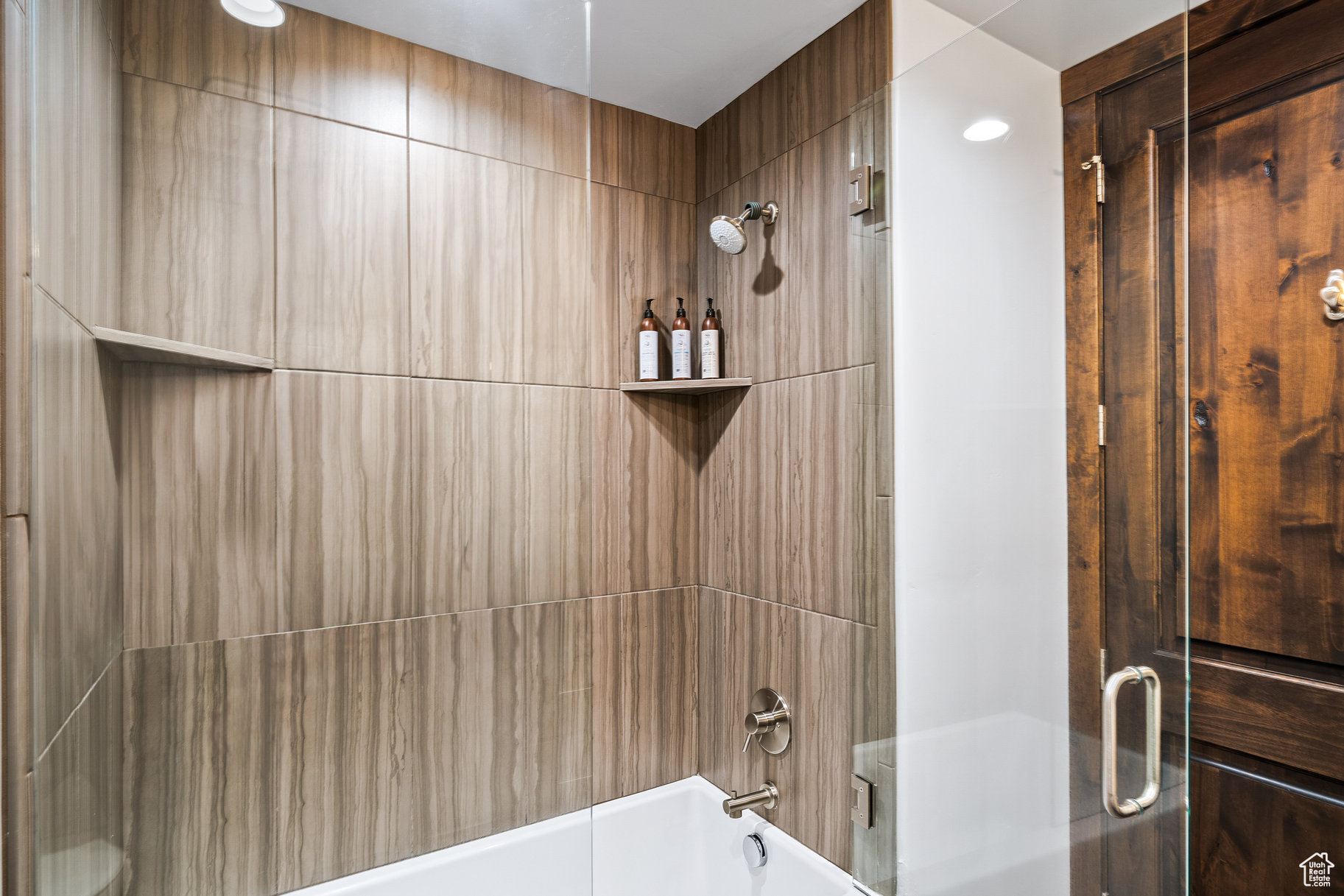 BLACKSTONE RESIDENCE - Residential