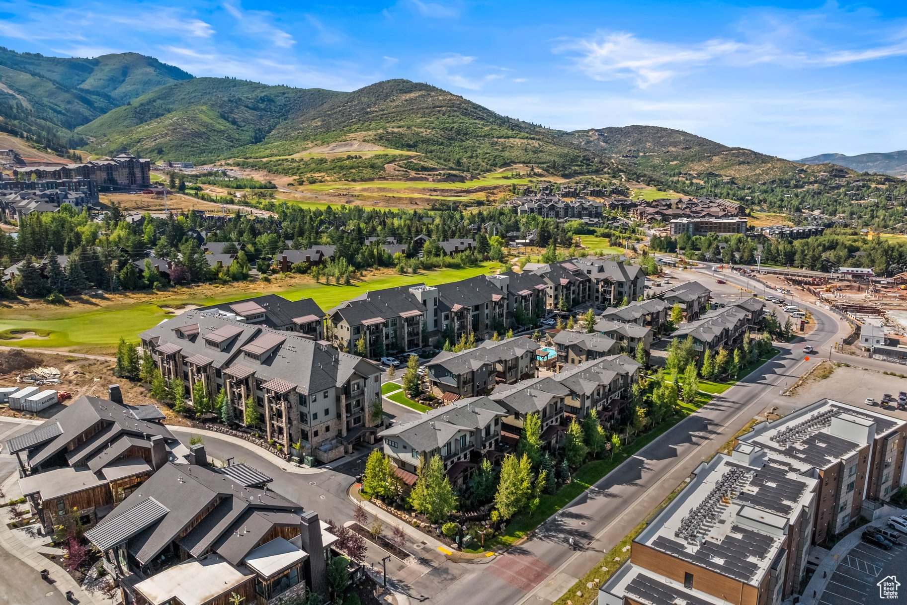 BLACKSTONE RESIDENCE - Residential