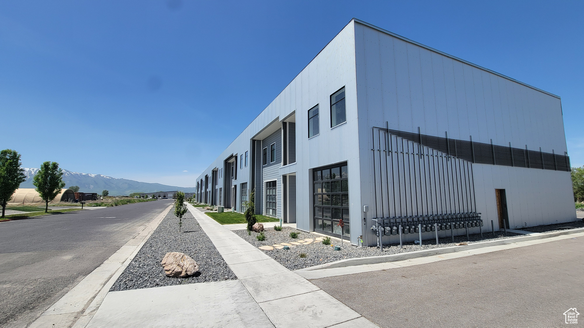 WESTFIELD - Commercial Sale