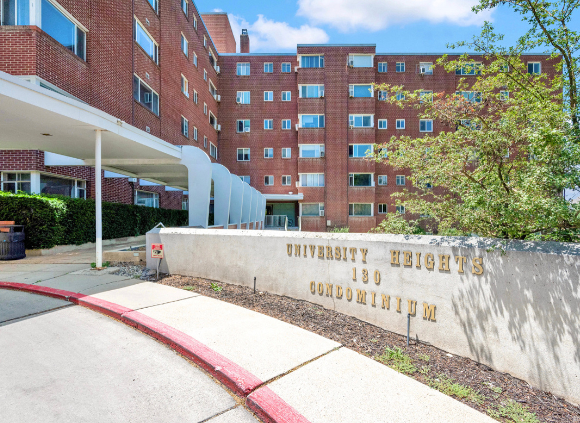UNIVERSITY - Residential