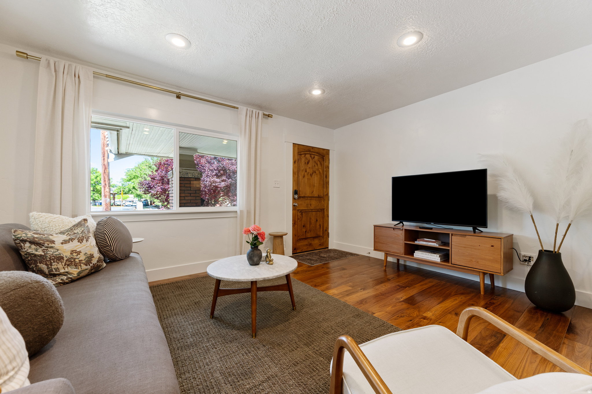 EAST BOULEVARD - Residential