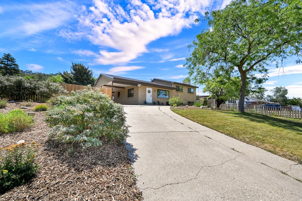Photo of 143 S 300 E, North Salt Lake, UT 84054 (MLS # 2175751)