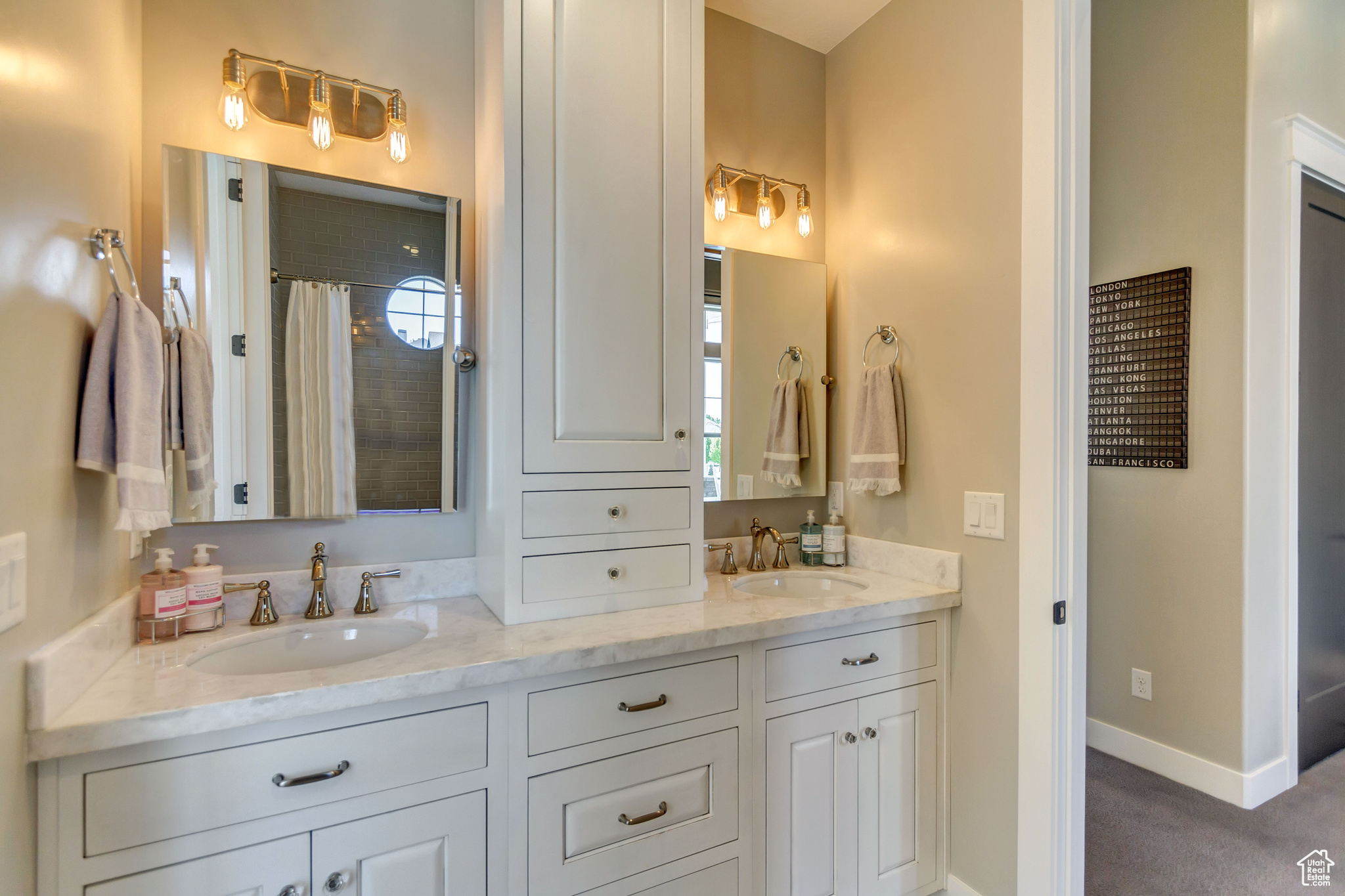 GARRETT'S PLACE - Residential