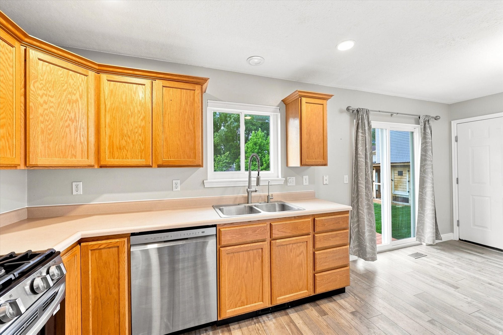 3752 E NAVAJO DR - Photo 4