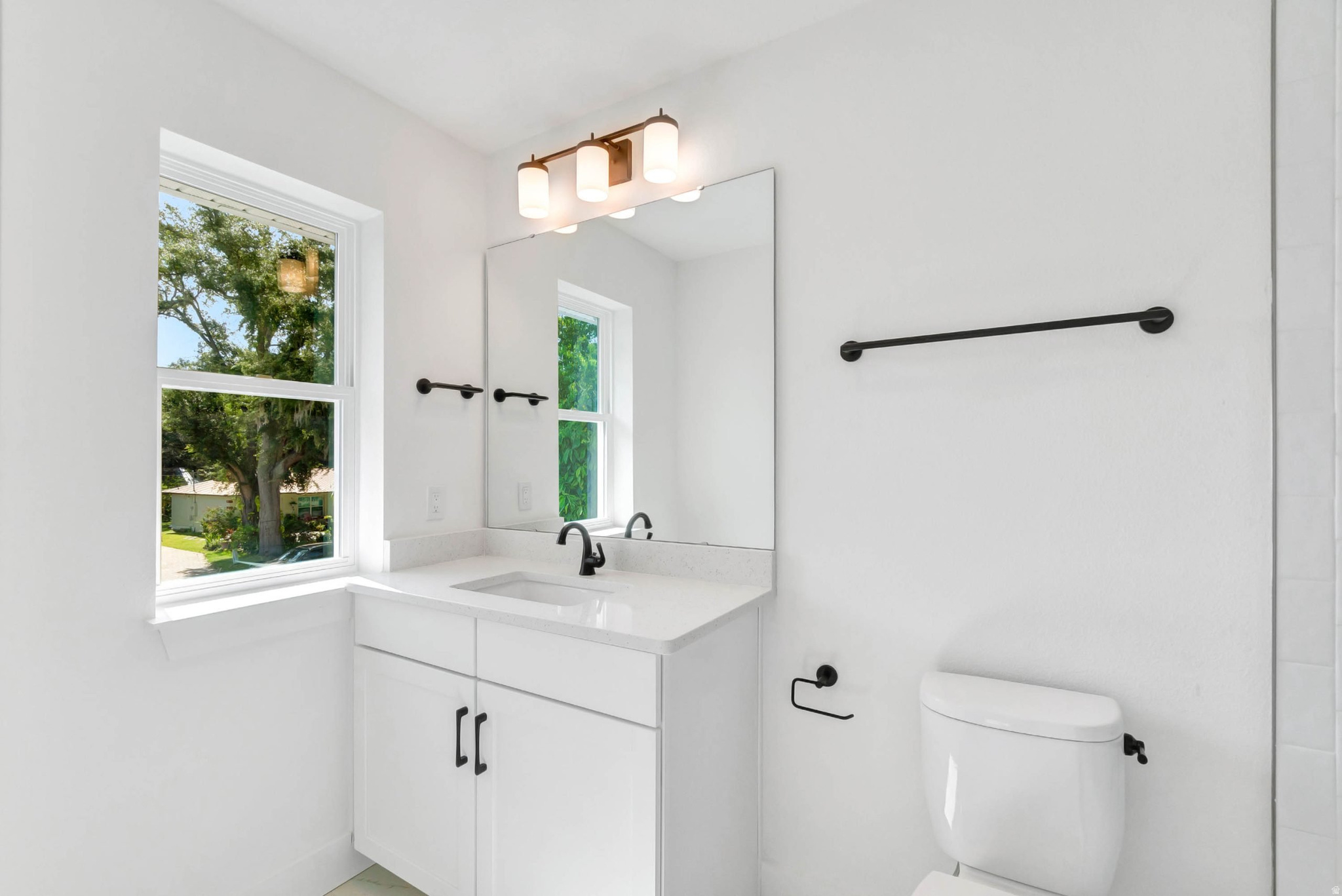 SMILING H - Residential