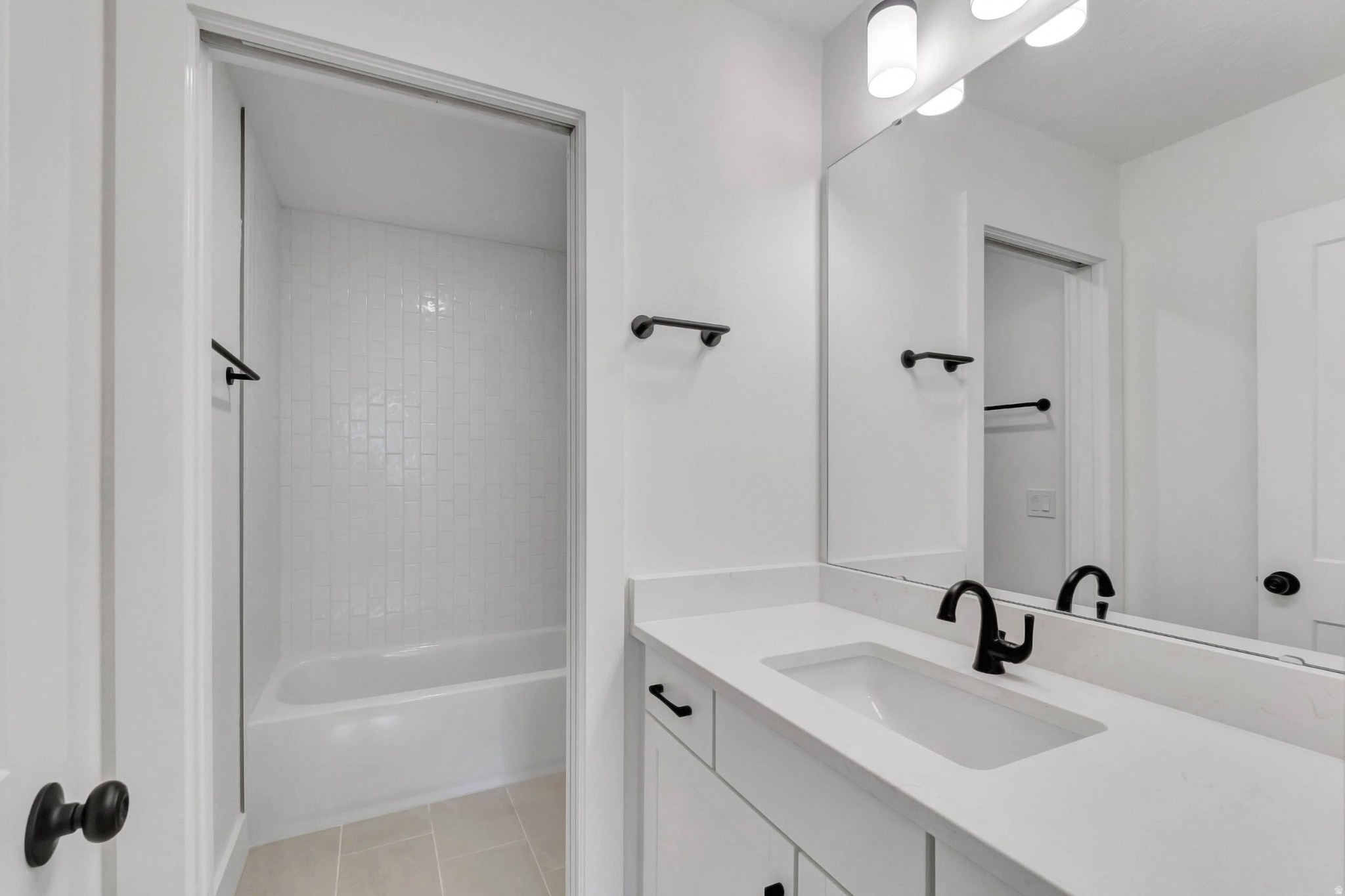 SMILING H - Residential