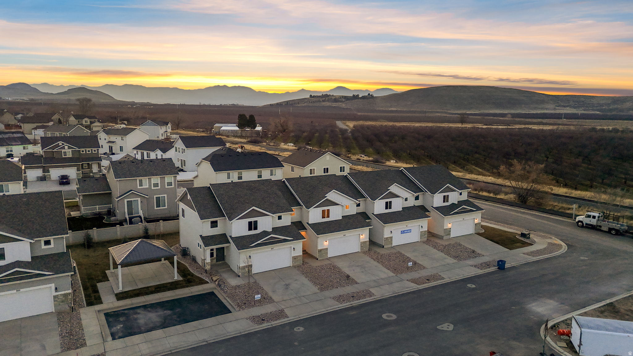 APPLE HOLLOW AT THE ORCHARDS - Residential