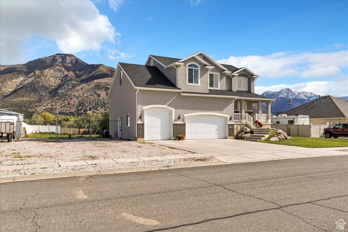 PLUSH NEST - Residential