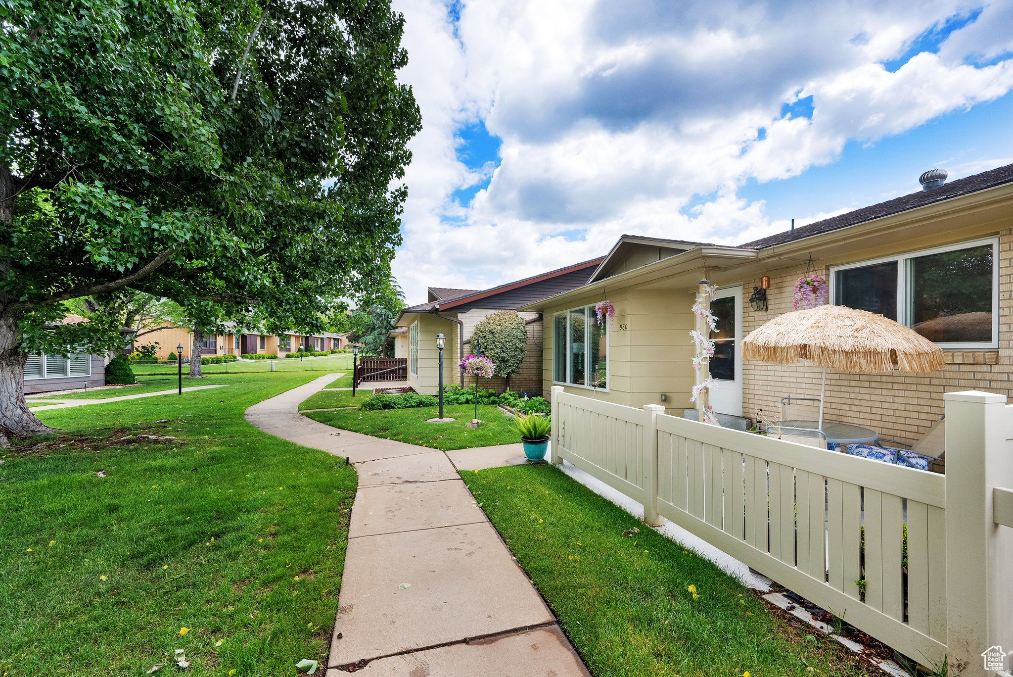 EMERALD HILLS - Residential