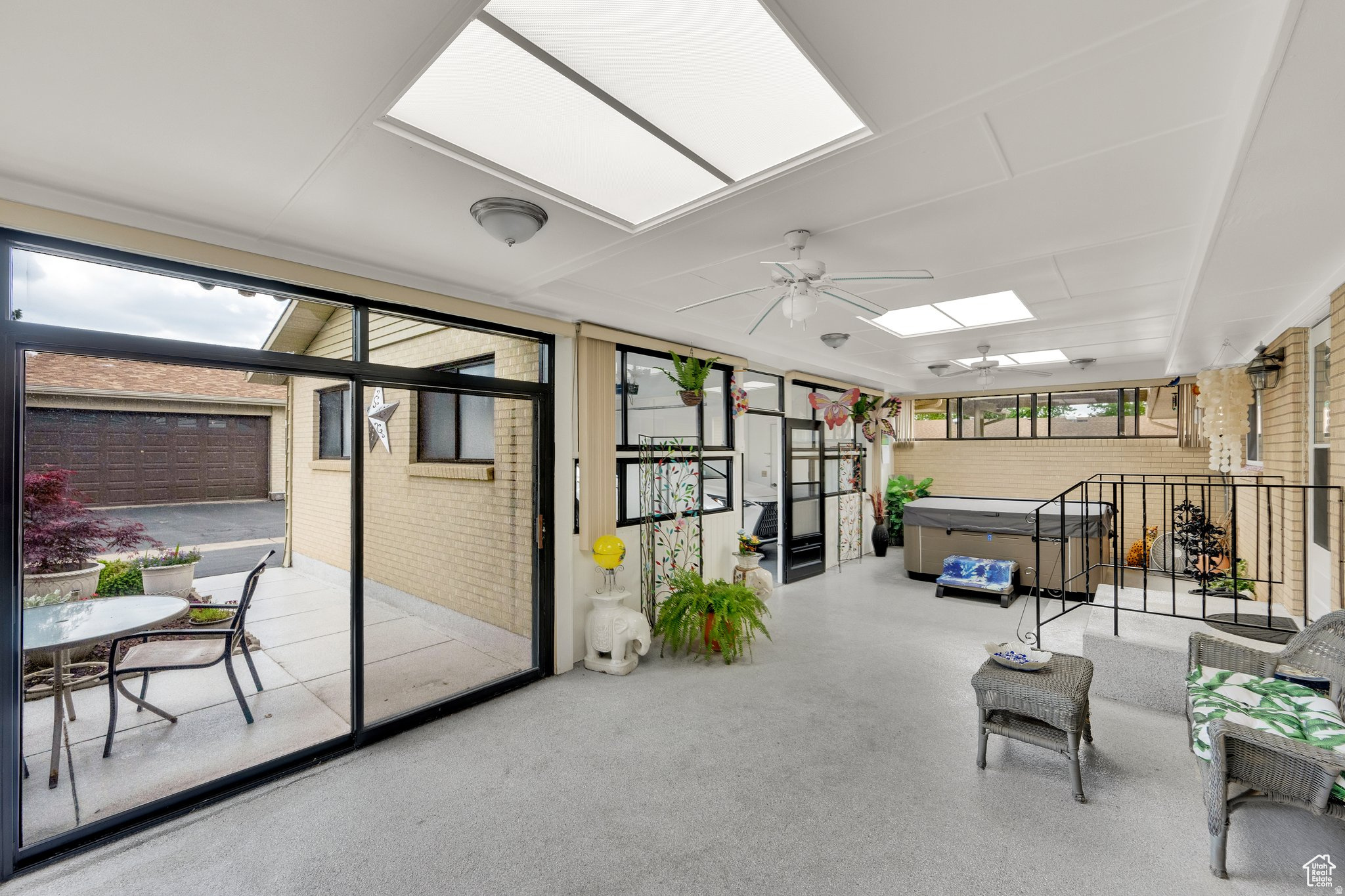 EMERALD HILLS - Residential